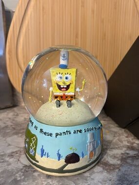 VTG SpongeBob Squarepants Enesco Snow Globe Music Box Theme Song 2003 WORKS